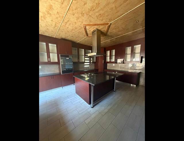 4 BEDROOM HOUSE FOR SALE IN OAKDENE